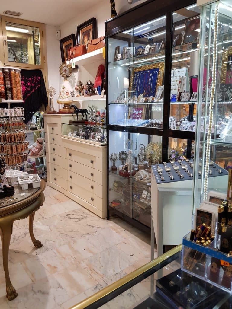 Traspaso tienda de souvenirs en Zaragoza