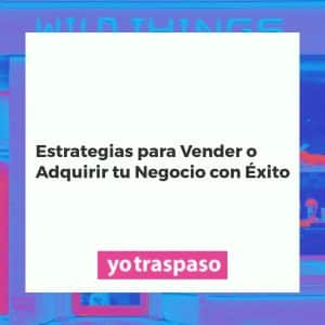 Dos empresarios estrechando manos tras firmar un acuerdo de compraventa de negocio, con gráficos de crecimiento de fondo